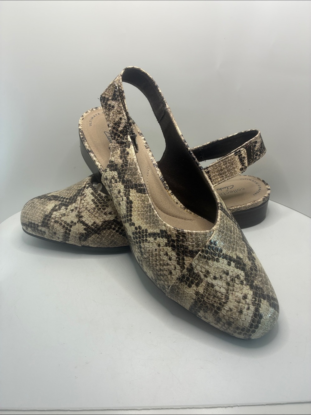 CLARKS OPEN BACK ANIMAL PRINT BUCKLE CLOSURE ULTIMATE COMFORT CASUAL SHOES